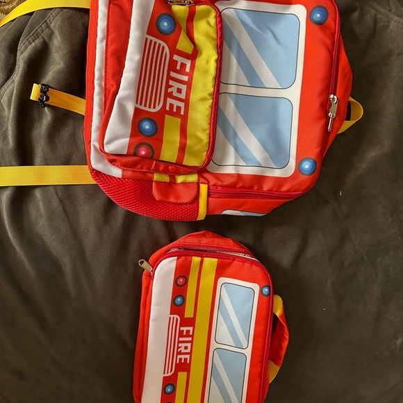 Fire truck back & Lunchbox for toddler! - Picture 4 of 5
